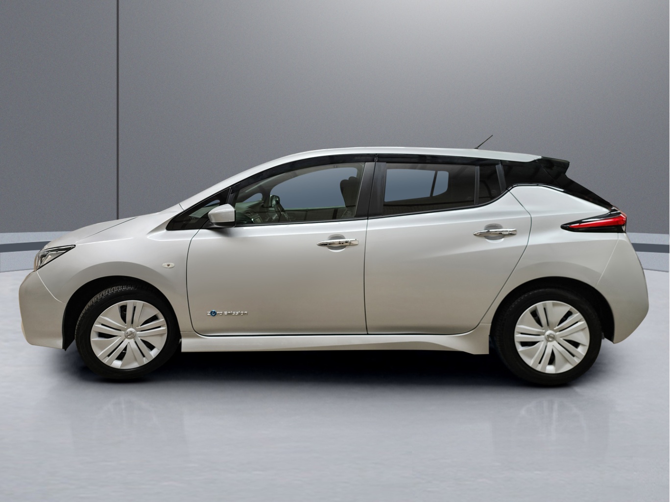 2018 Nissan Leaf S vehicle photo photo 3