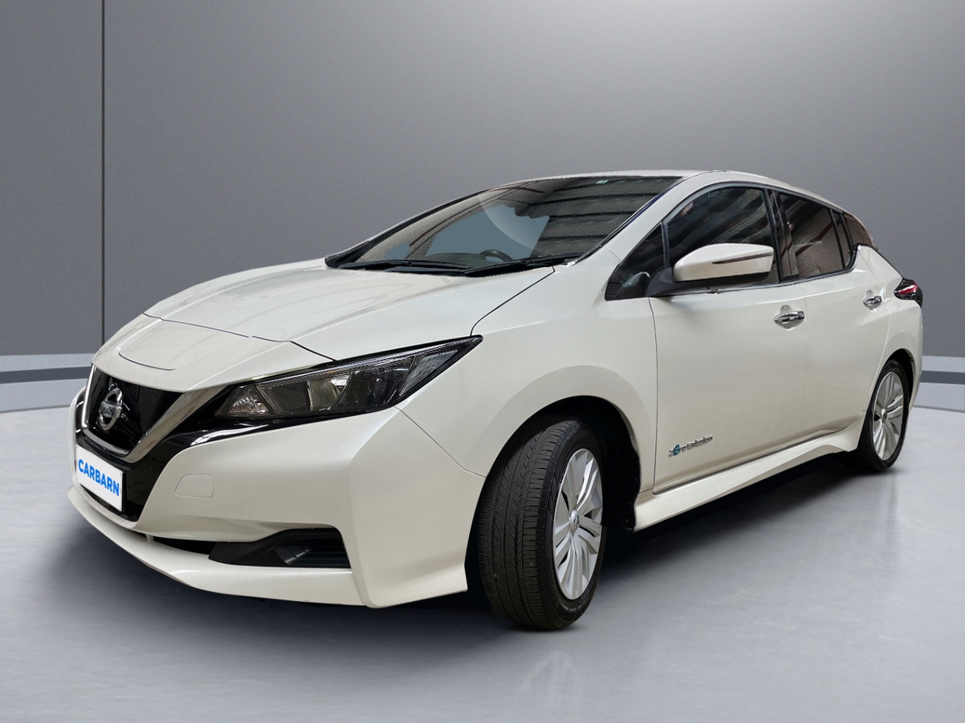 2018 Nissan Leaf Electric Hatchback ZE1, EM57 vehicle photo photo 2