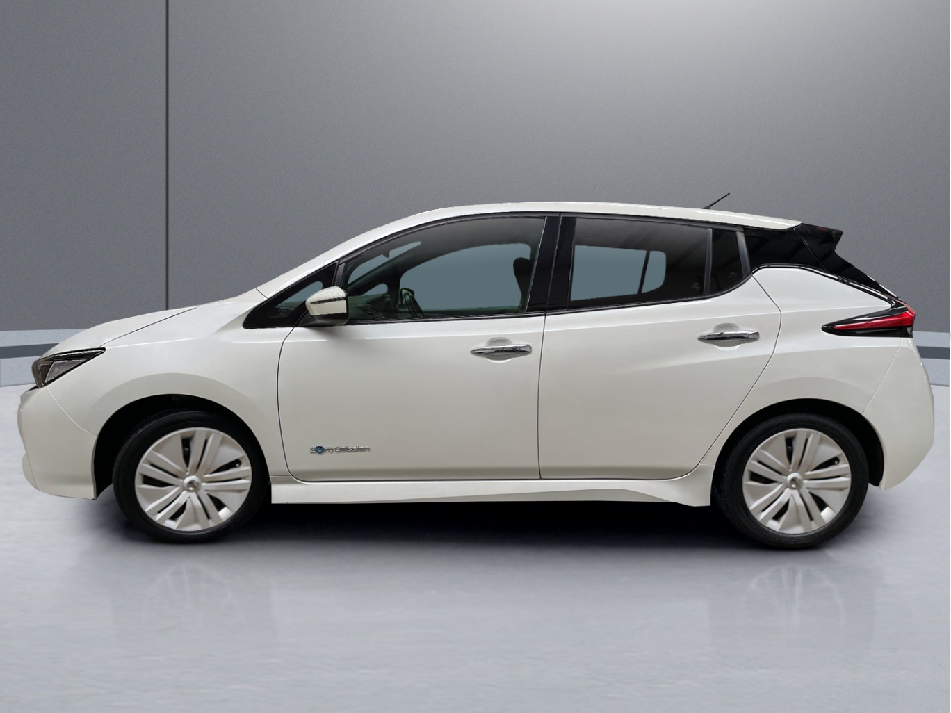 2018 Nissan Leaf Electric Hatchback ZE1, EM57 vehicle photo photo 3