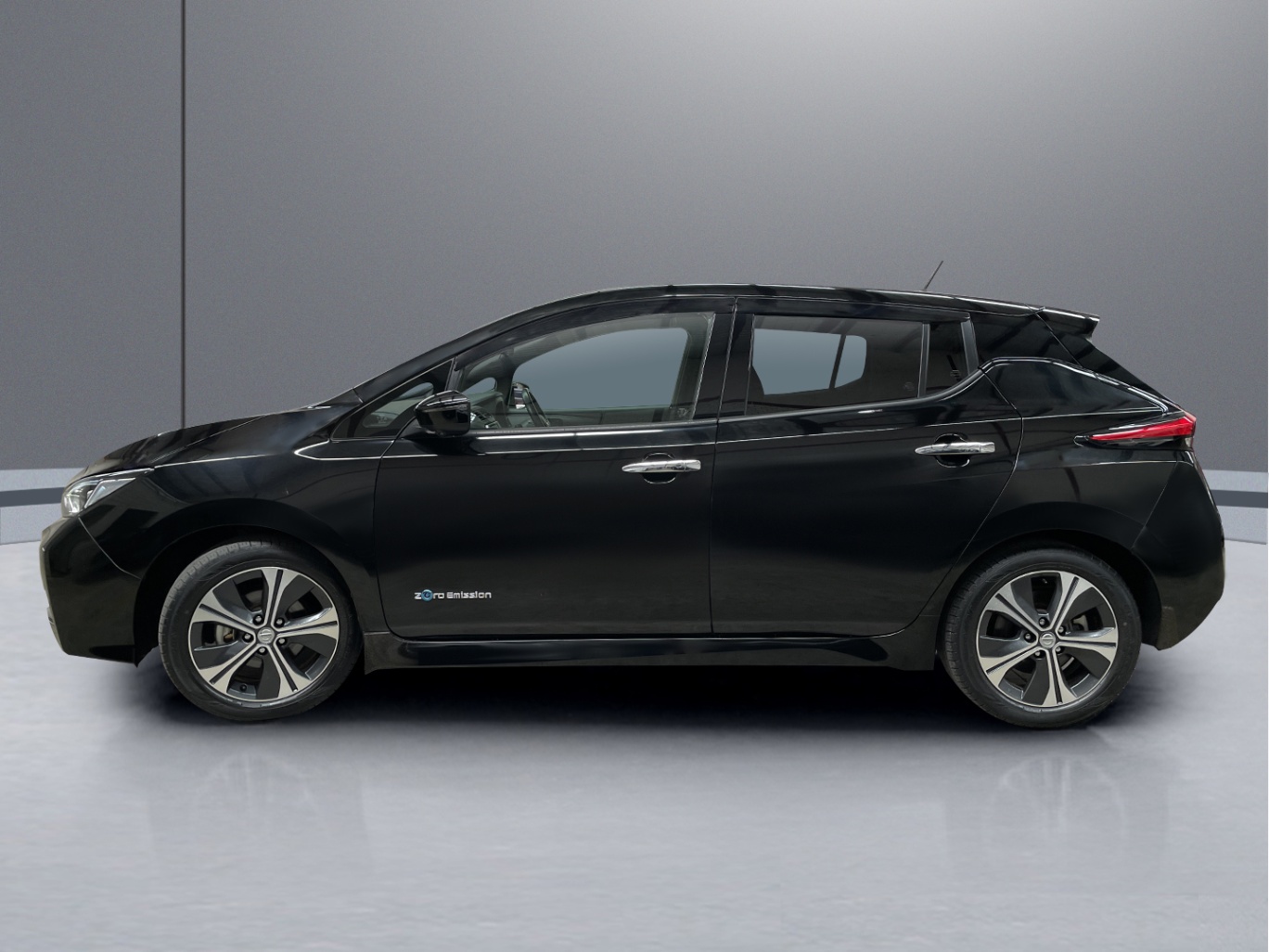 2018 Nissan Leaf X vehicle photo photo 3