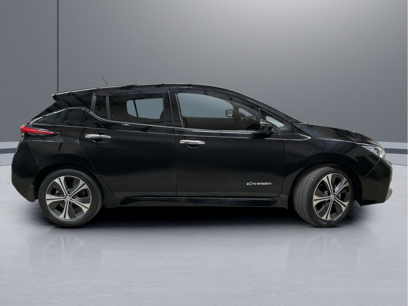 2018 Nissan Leaf X vehicle photo photo 7