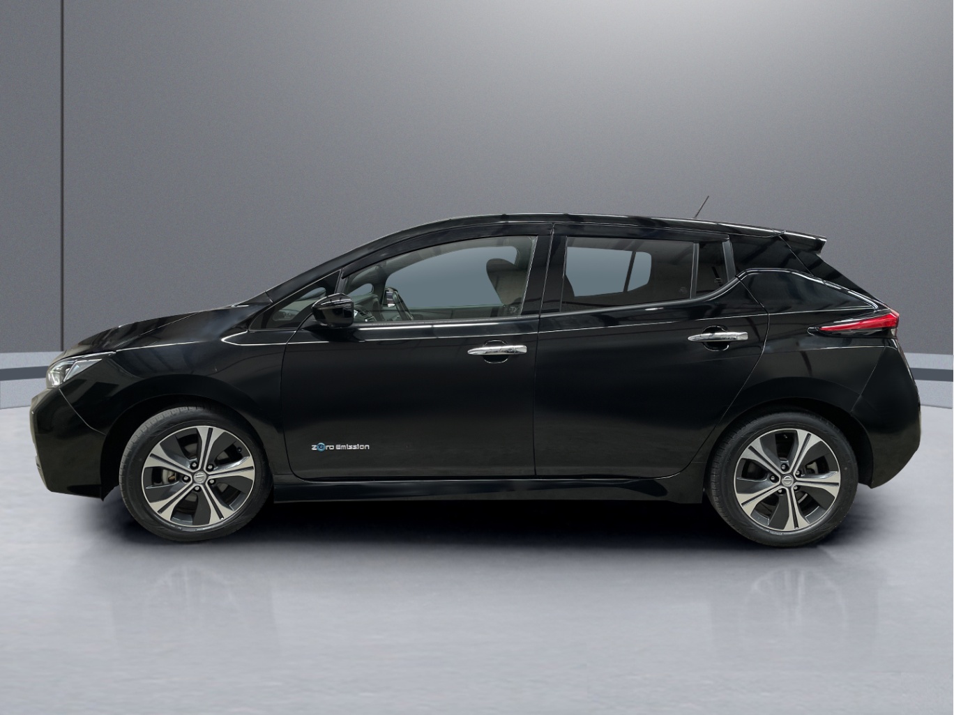 2019 Nissan Leaf X vehicle photo photo 2