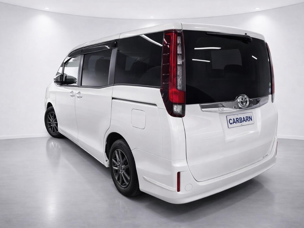 2015 Toyota Noah X vehicle photo photo 2