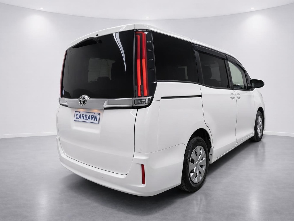 2021 Toyota Noah X rear exterior photo 3