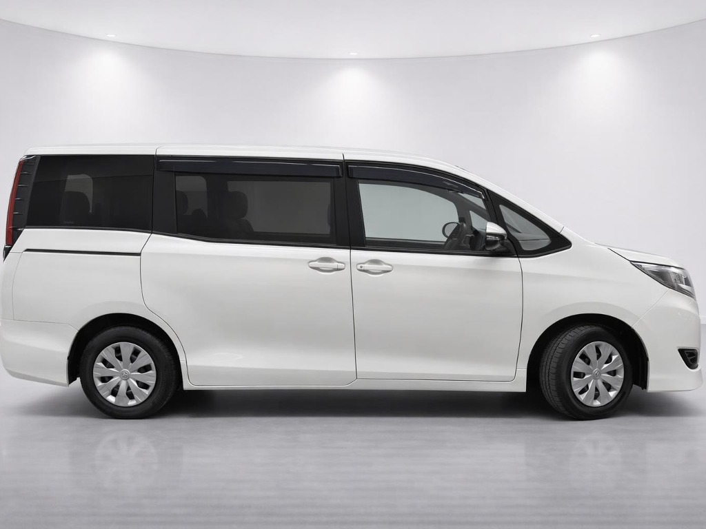 2021 Toyota Noah X side exterior photo 2