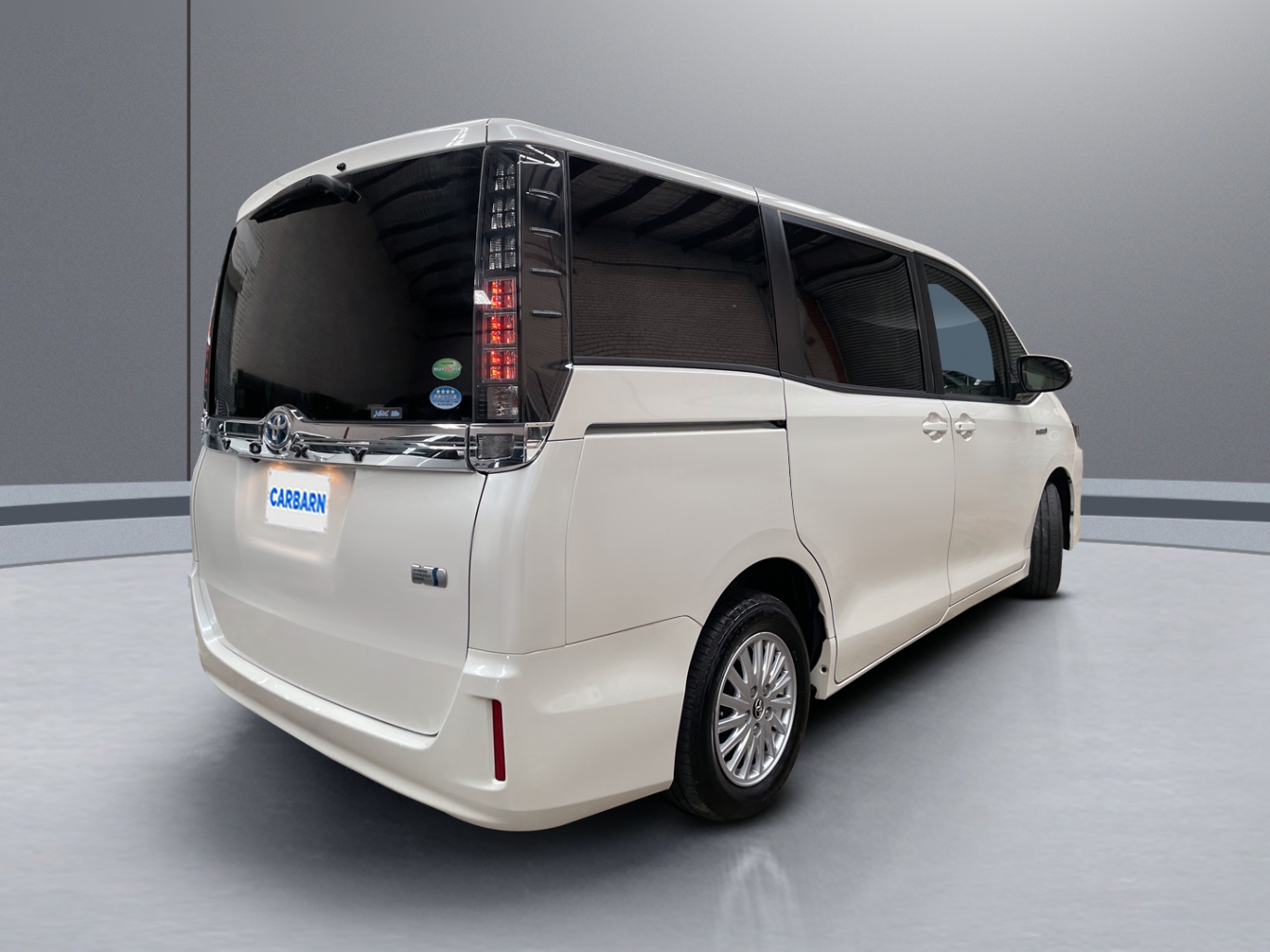 2014 Toyota Voxy Hybrid V vehicle photo photo 6