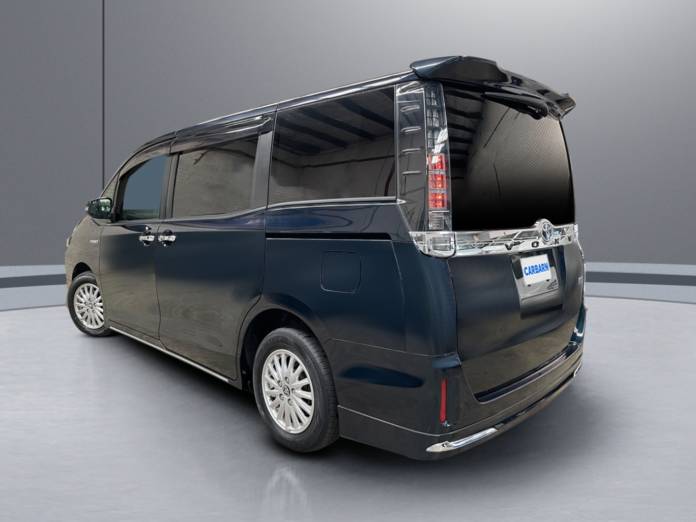 2014 Toyota Voxy Hybrid V vehicle photo photo 4