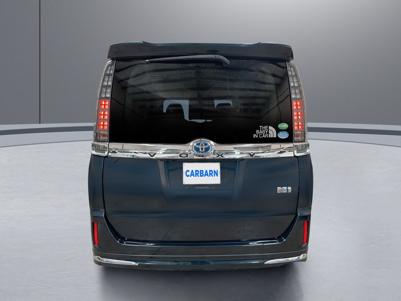 2014 Toyota Voxy Hybrid V vehicle photo photo 5