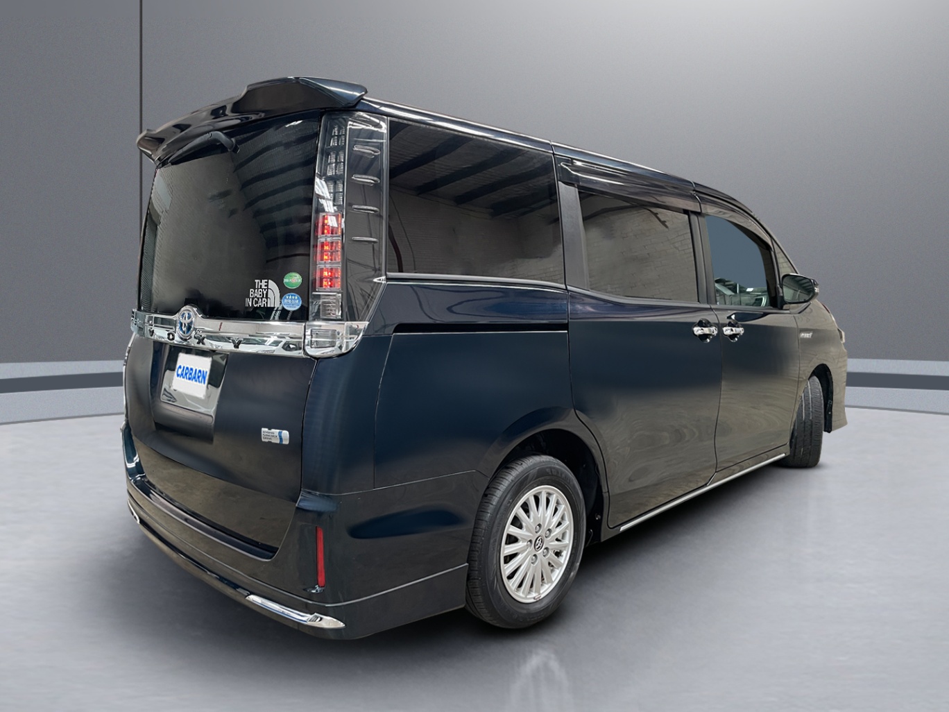 2014 Toyota Voxy Hybrid V vehicle photo photo 6