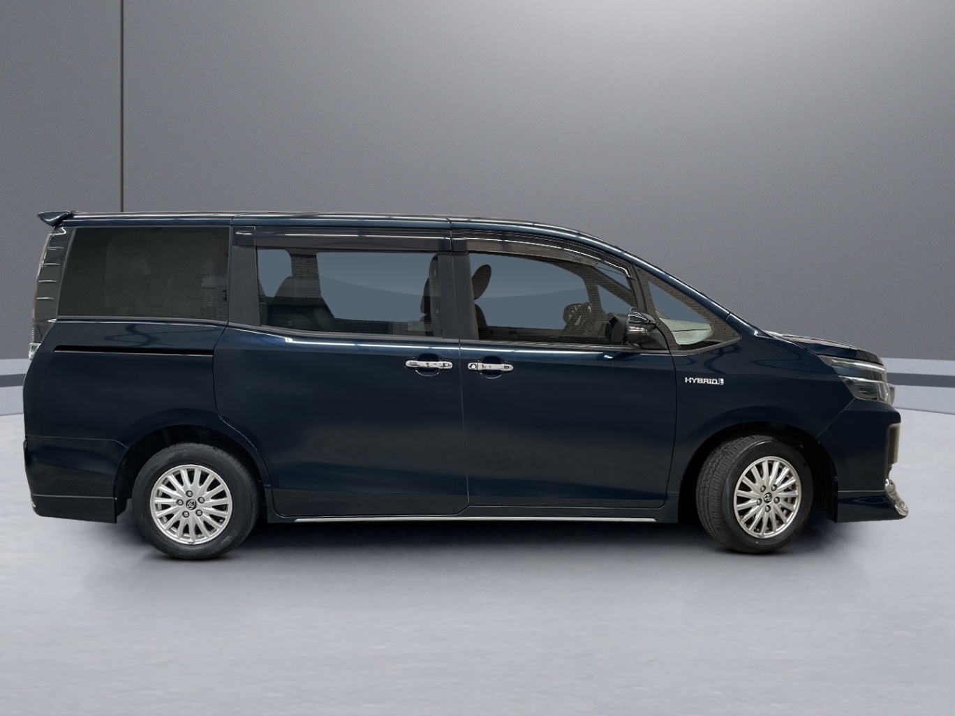 2014 Toyota Voxy Hybrid V vehicle photo photo 7