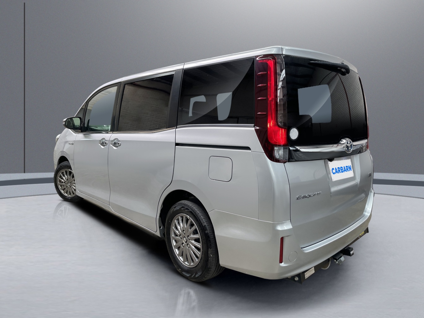 2015 Toyota Esquire Hybrid XI vehicle photo photo 4