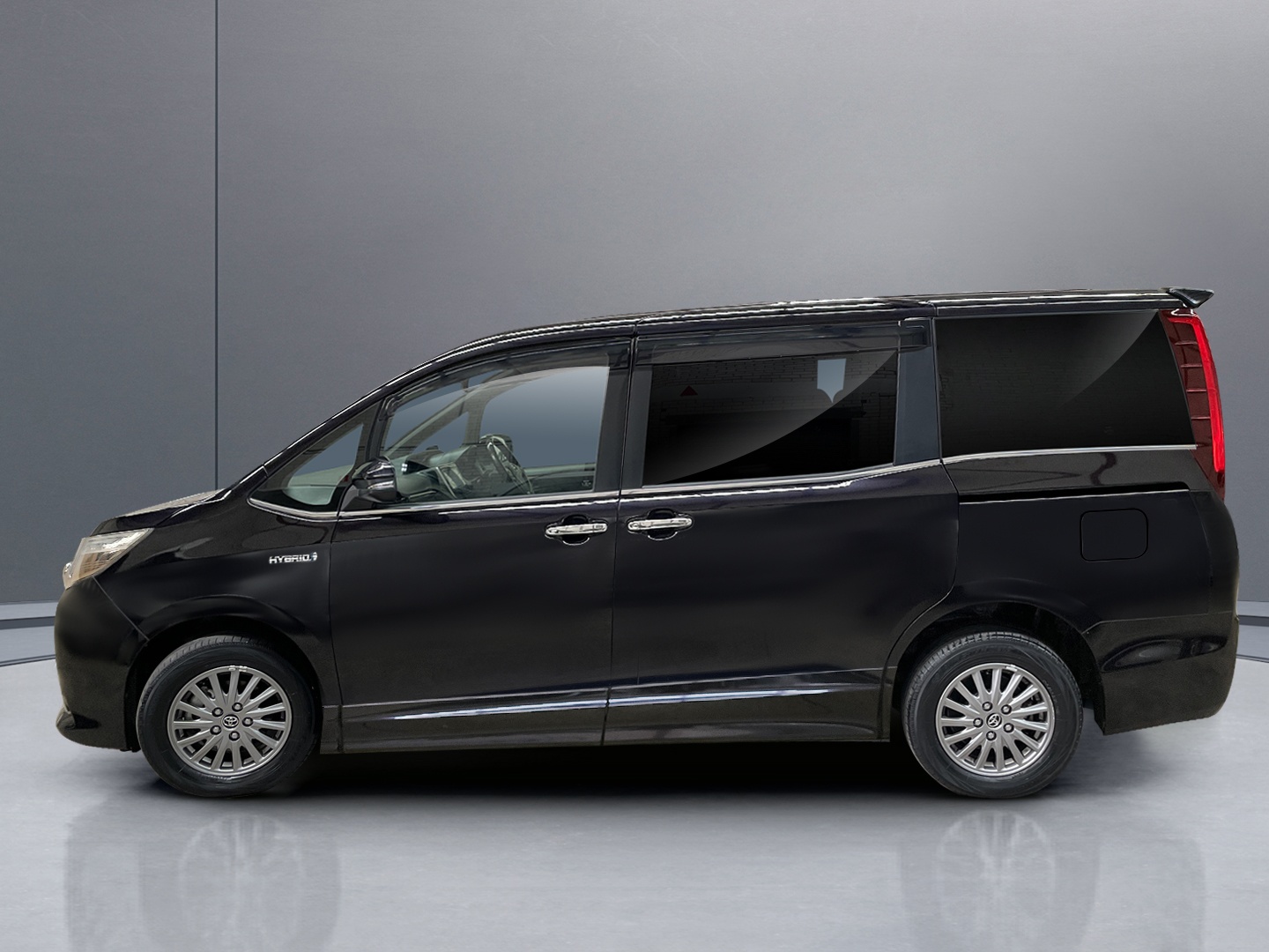 2015 Toyota Esquire Hybrid 1.8L Wagon 7-Seater, ZWR80G, 2ZR-FXE vehicle photo photo 3