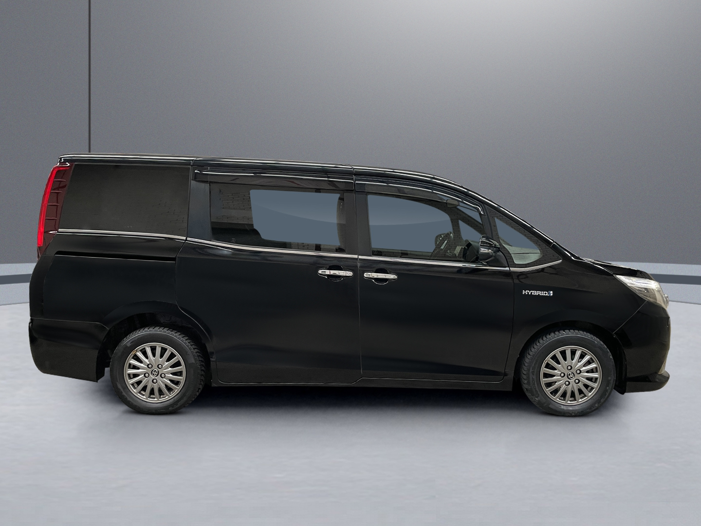 2015 Toyota Esquire Hybrid XI vehicle photo photo 7