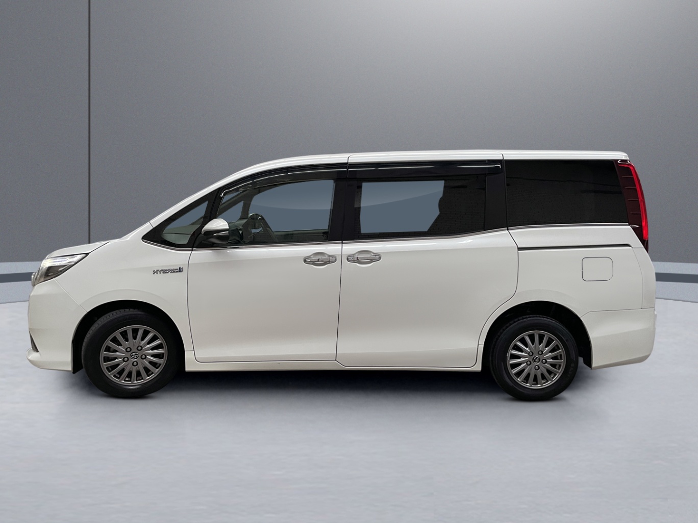 2016 Toyota Esquire Hybrid GI vehicle photo photo 3