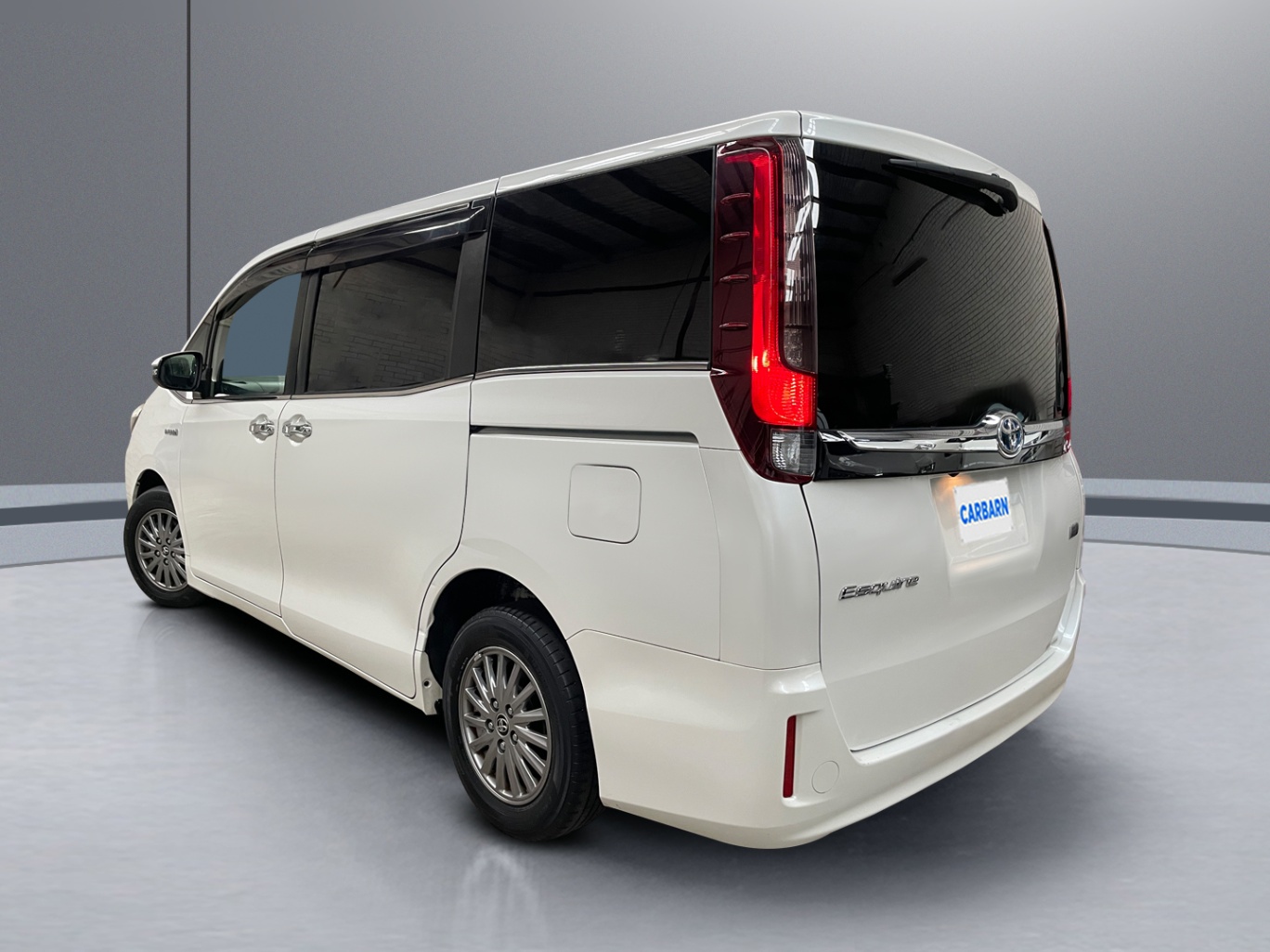 2016 Toyota Esquire Hybrid GI vehicle photo photo 4