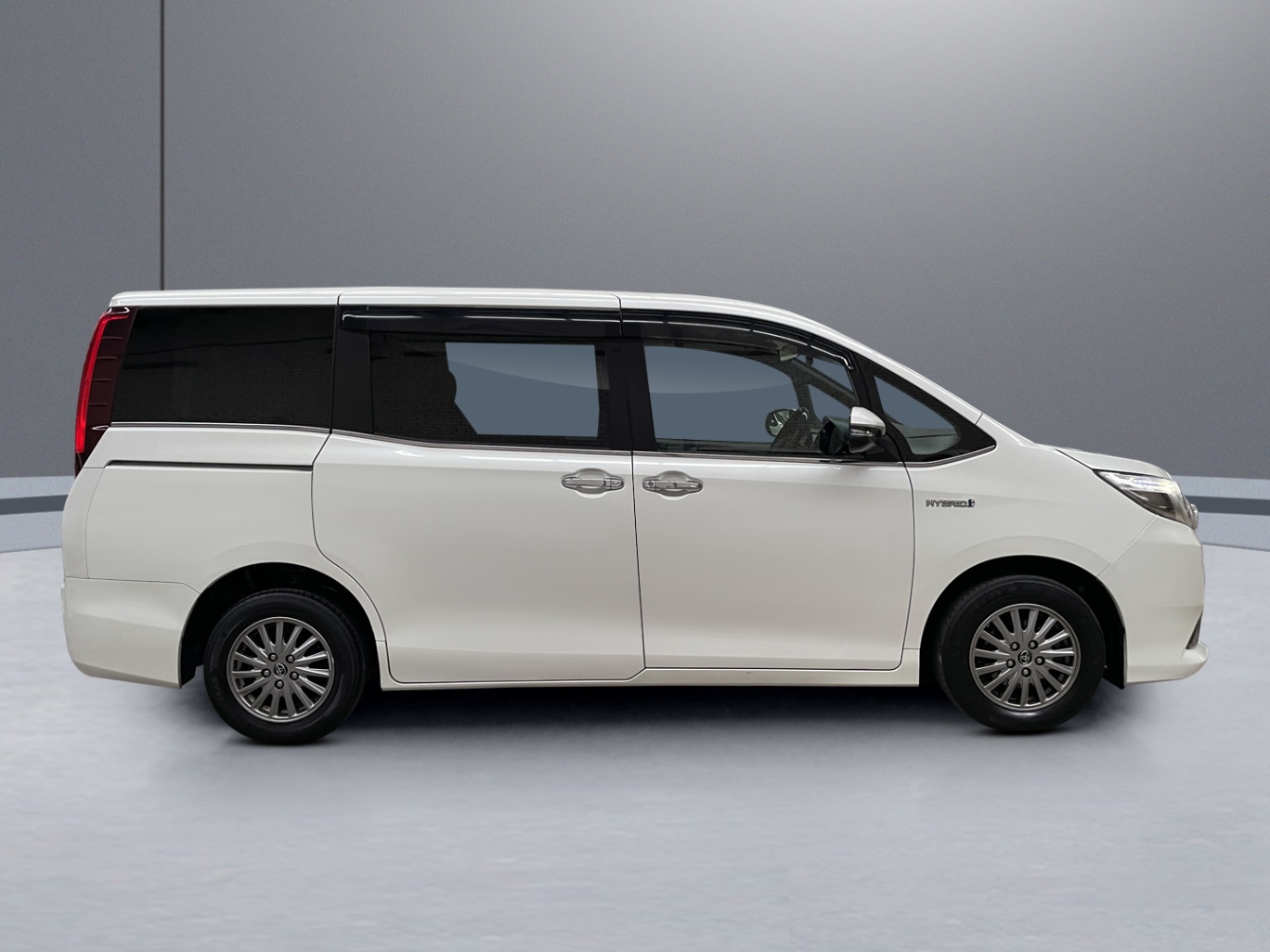 2016 Toyota Esquire Hybrid GI vehicle photo photo 7