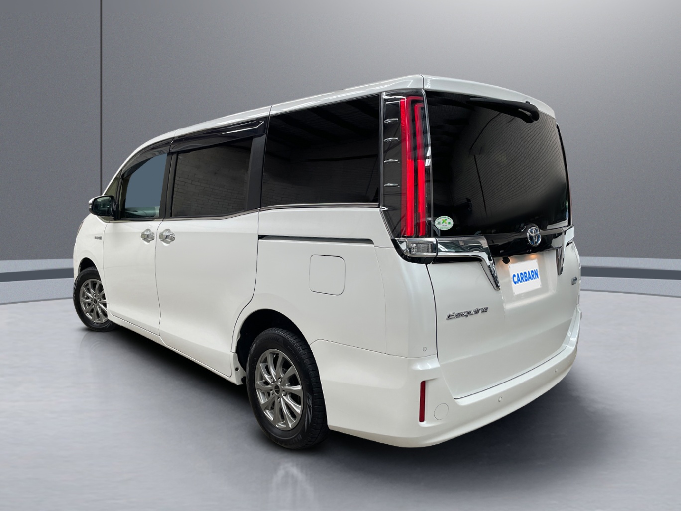 2019 Toyota Esquire Hybrid G vehicle photo photo 4