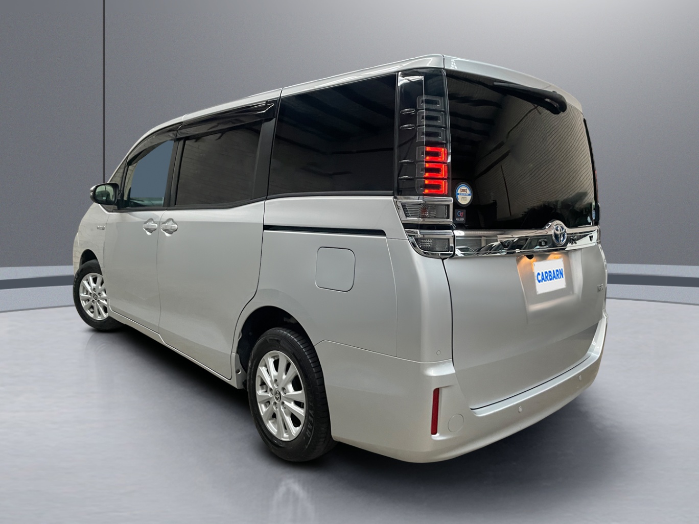 2019 Toyota Voxy Hybrid X vehicle photo photo 4