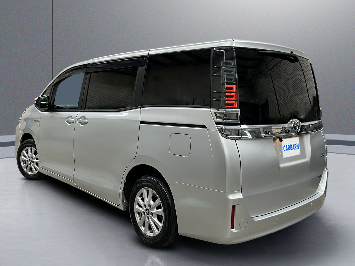 2020 Toyota Voxy Hybrid X vehicle photo photo 4