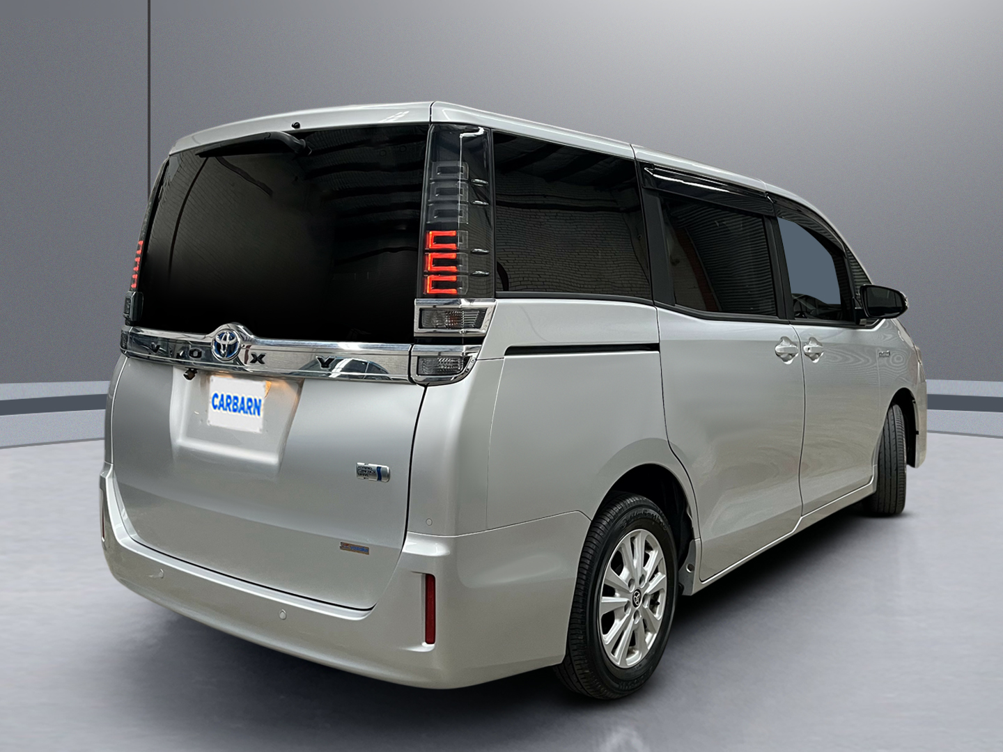 2020 Toyota Voxy Hybrid X vehicle photo photo 6
