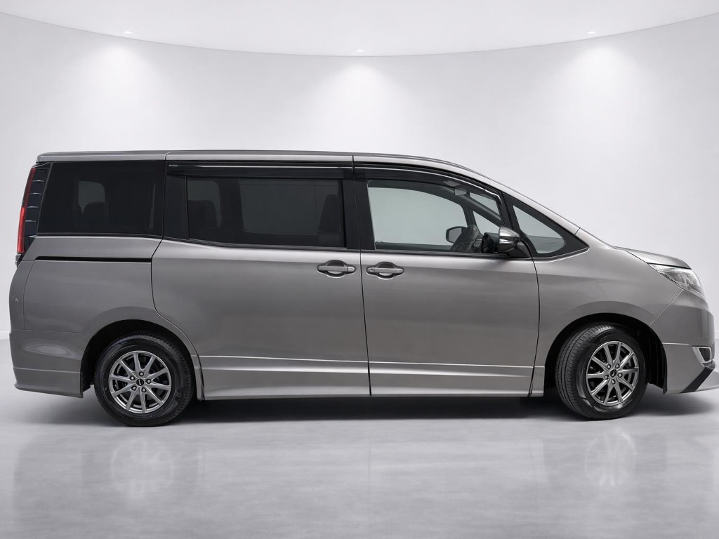 2020 Toyota Noah Hybrid X side exterior photo 2