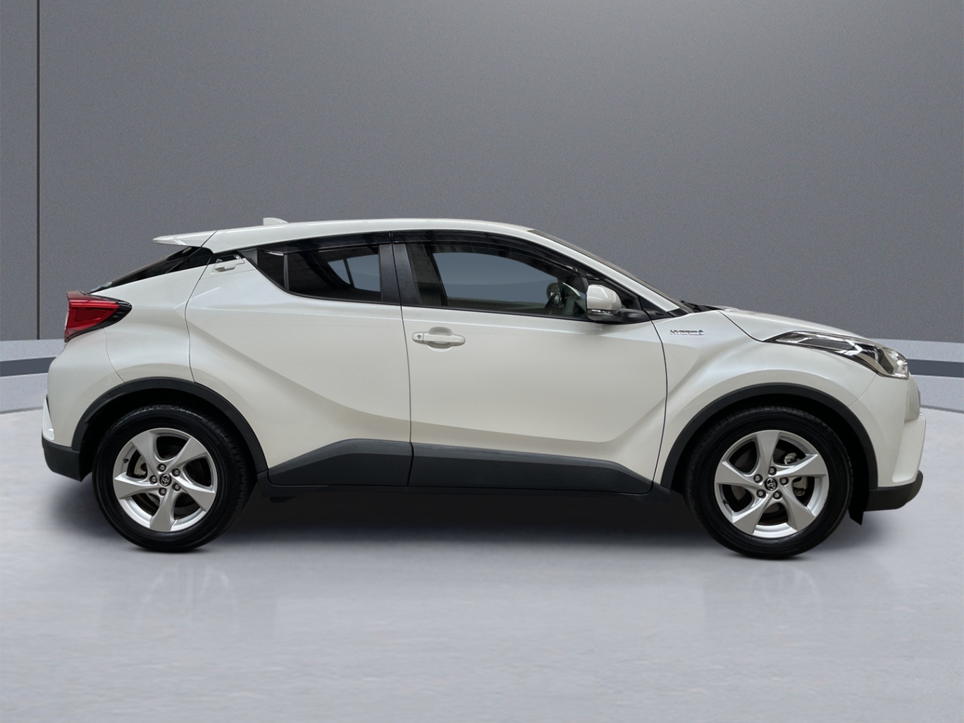 2018 Toyota C-HR S vehicle photo photo 6