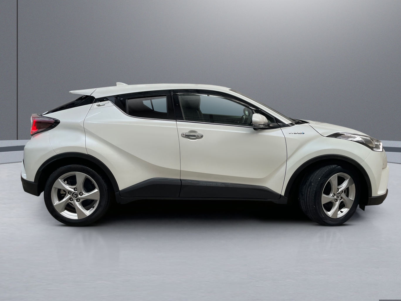 2018 Toyota C-HR S LED Edition vehicle photo photo 7