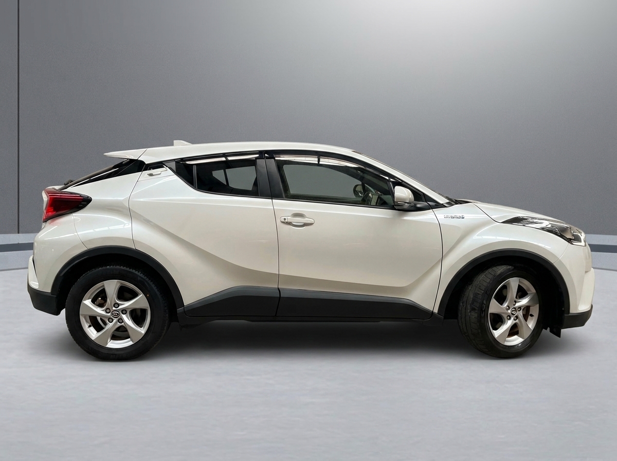 2018 Toyota C-HR S vehicle photo photo 7