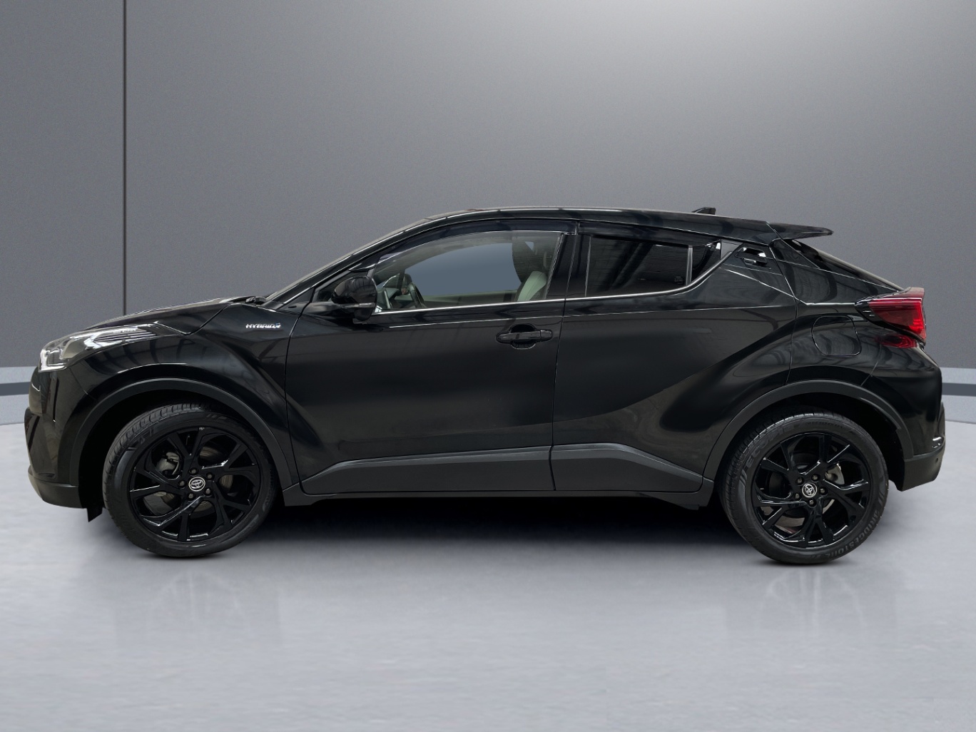 2019 Toyota C-HR G vehicle photo photo 3