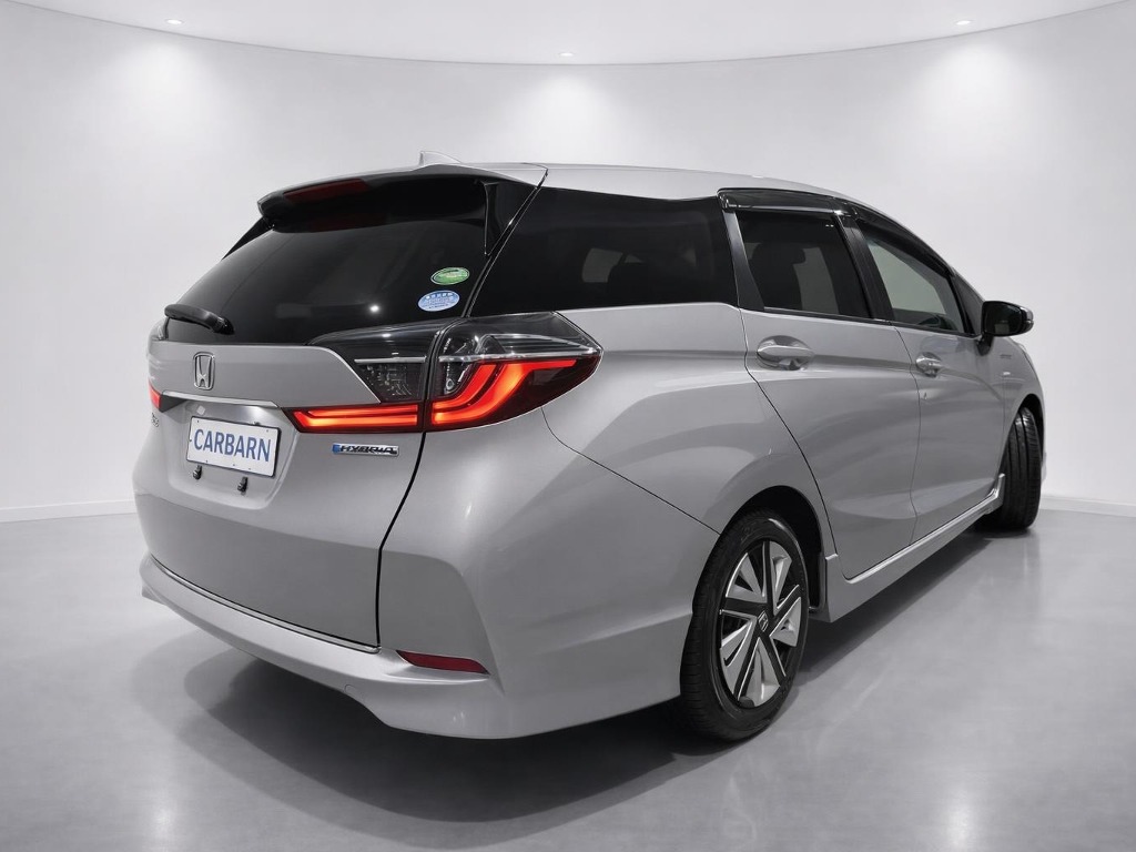 2020 Honda Shuttle Hybrid Honda Sensing rear exterior photo 3