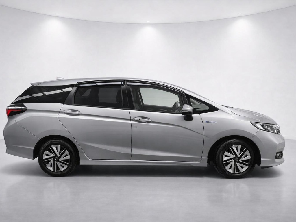 2019 Honda Shuttle Hybrid Honda Sensing side exterior photo 3