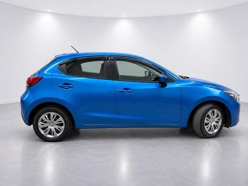 2015 Mazda 2 Neo side exterior photo 3