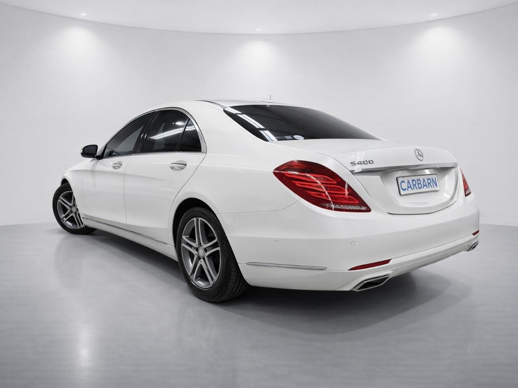 2014 Mercedes-Benz S-Class S400H rear exterior