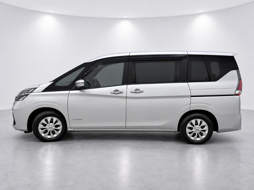 2021 Nissan Serena XV side exterior