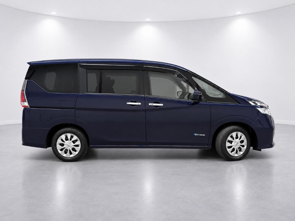 2017 Nissan Serena XV Selection side exterior photo 2
