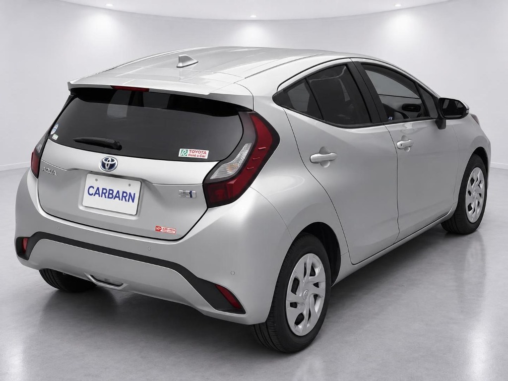 2022 Toyota Aqua X Hybrid rear exterior photo 2
