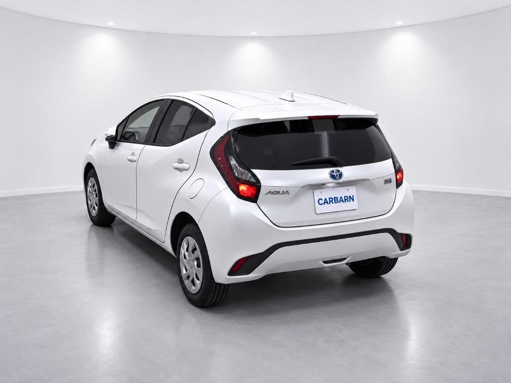 2022 Toyota Aqua X rear exterior