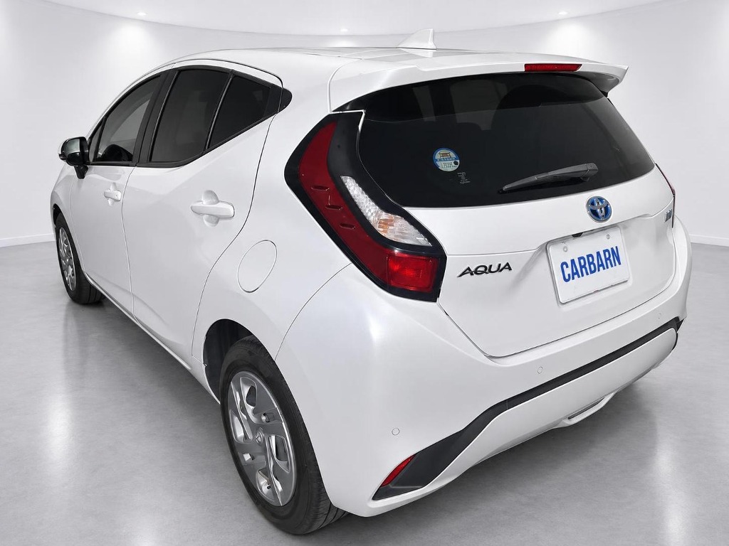 2022 Toyota Aqua X rear exterior photo 2