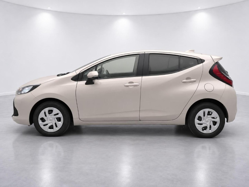 2022 Toyota Aqua X side exterior photo 2
