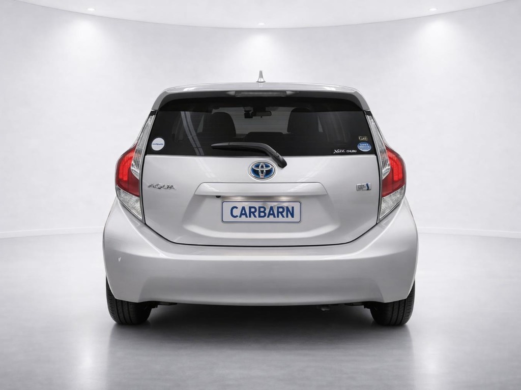 2016 Toyota Aqua S Welcab rear exterior photo 2