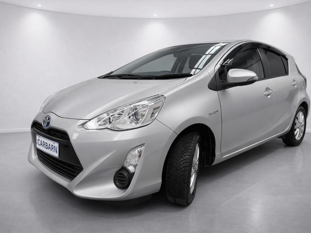 2017 Toyota Aqua S Hybrid front exterior at Carbarn Lidcombe photo 2
