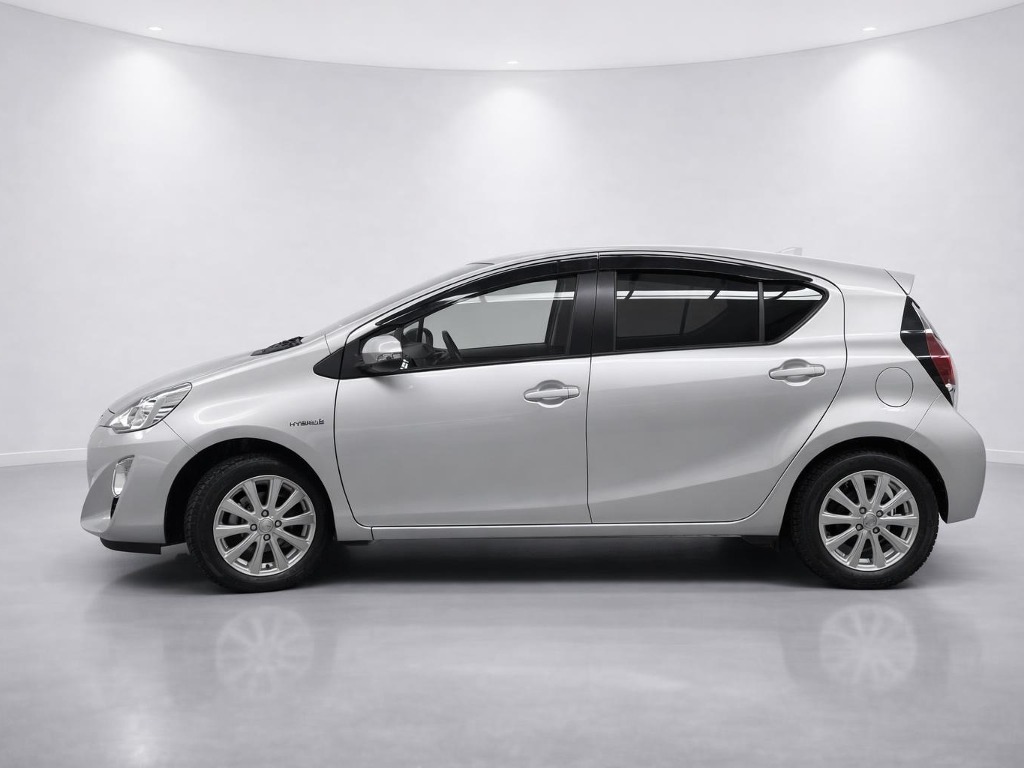 2017 Toyota Aqua S Hybrid side exterior