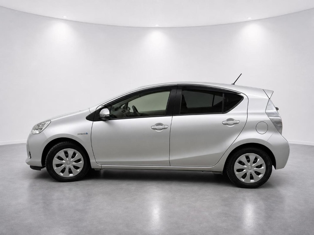 2014 Toyota Aqua G Hybrid side exterior