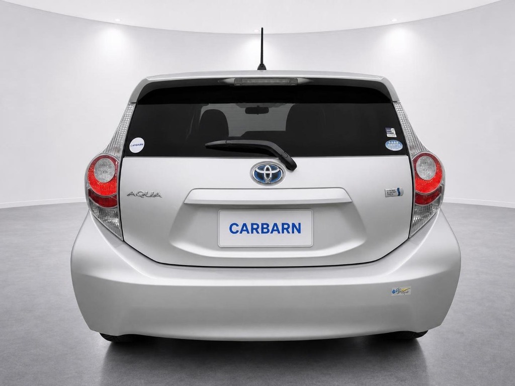 2014 Toyota Aqua G Hybrid rear exterior photo 2