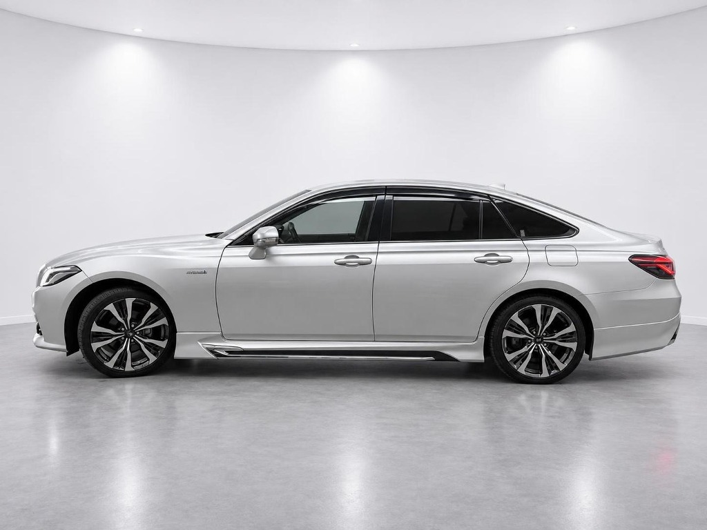 2019 Toyota Crown SC Package side exterior