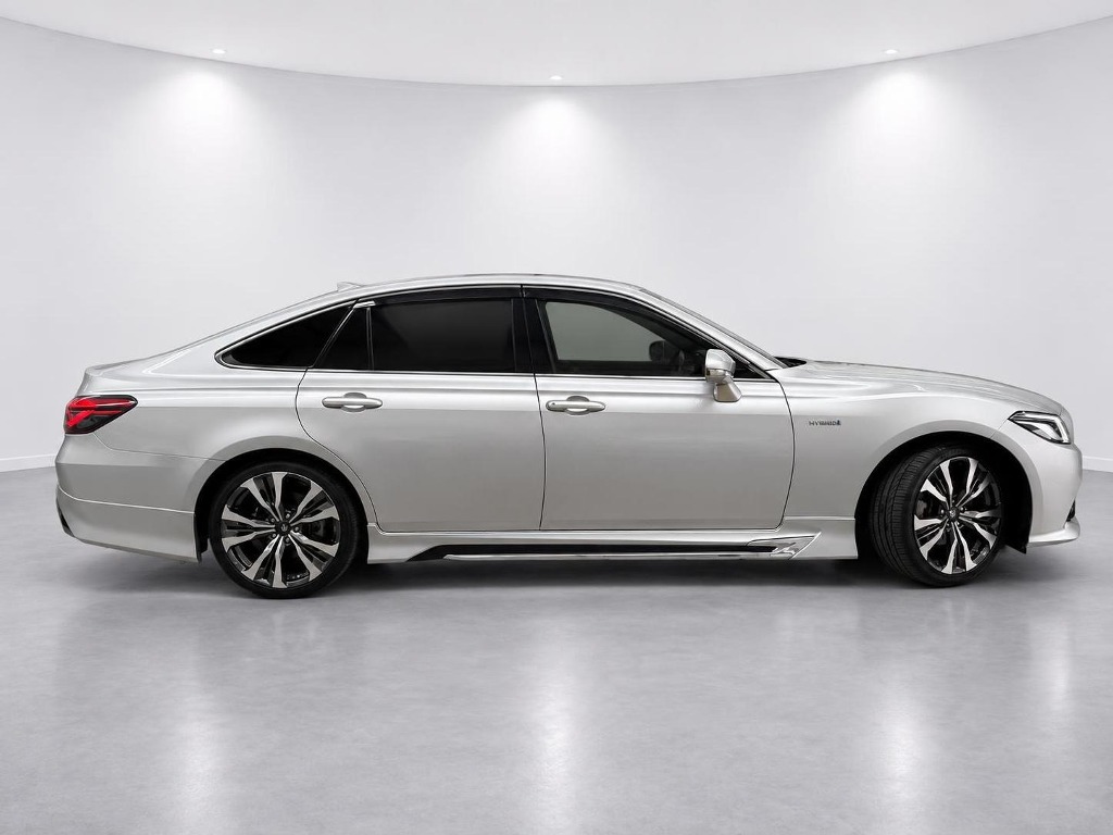 2019 Toyota Crown SC Package side exterior photo 2