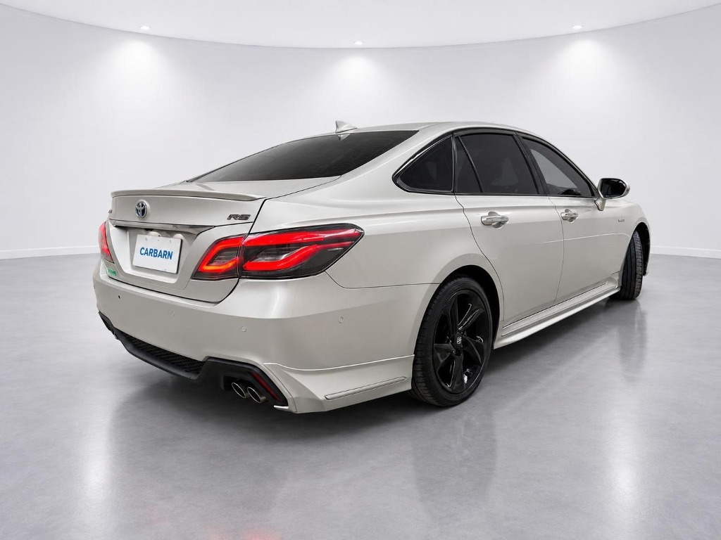 2018 Toyota Crown RS Advance rear exterior photo 3