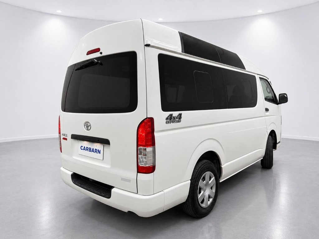 2016 Toyota Hiace 4WD rear exterior photo 3