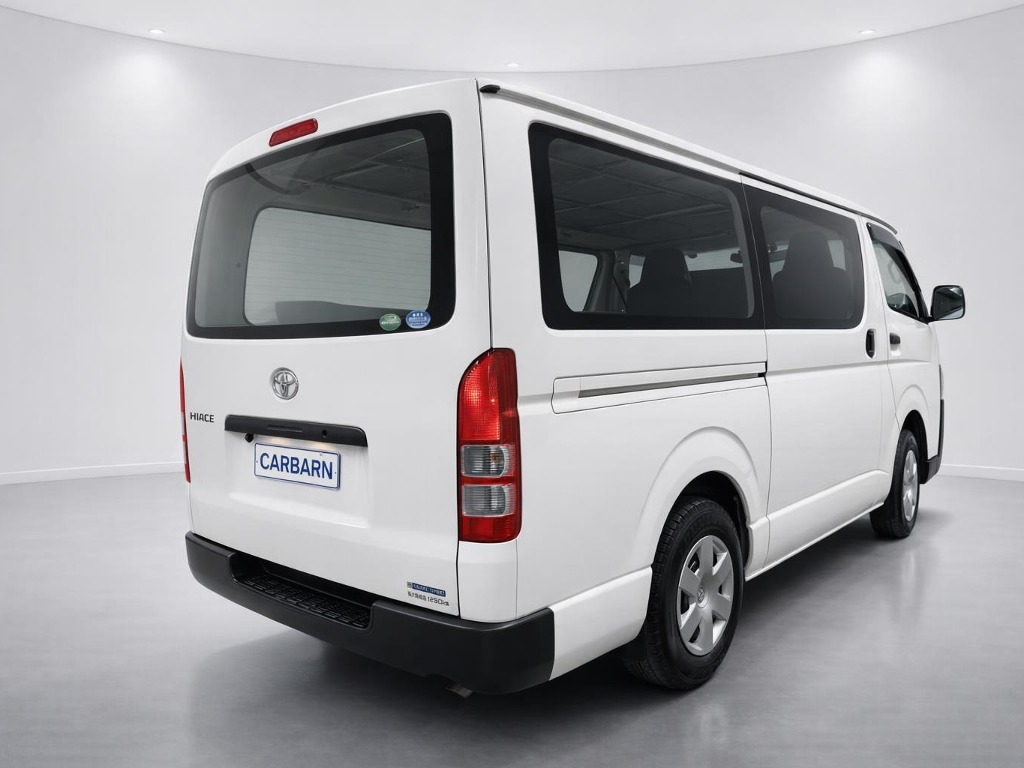2020 Toyota Hiace 2WD rear exterior photo 3