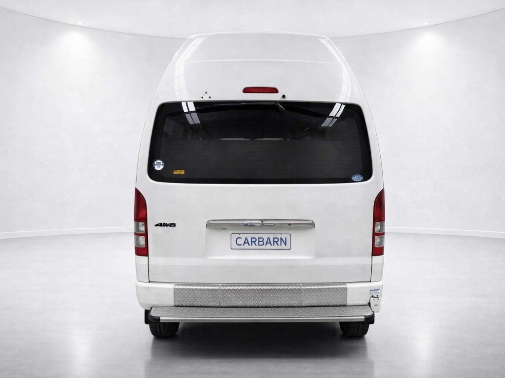 2011 Toyota Hiace 4WD rear exterior photo 2